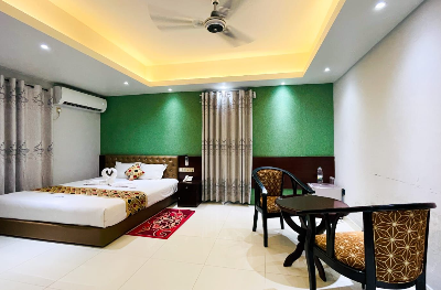 Deluxe Couple Bed 106