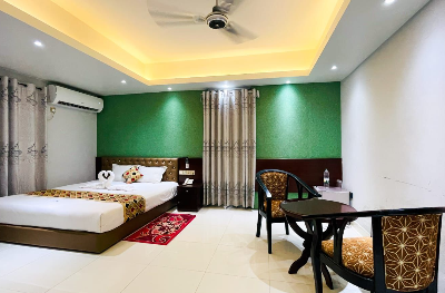 Deluxe Couple Bed 305