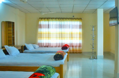 Triple bed (6 Person) - AC 309