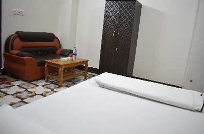 AC Couple Single Bed C