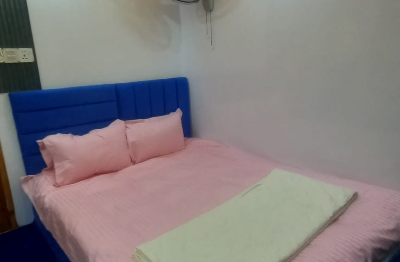 Couple  AC Cabin 008 (Moonlight suite)