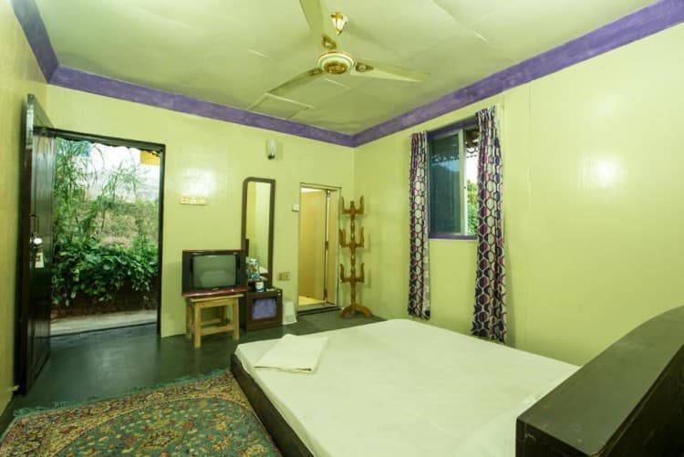 machang non ac couple room M2